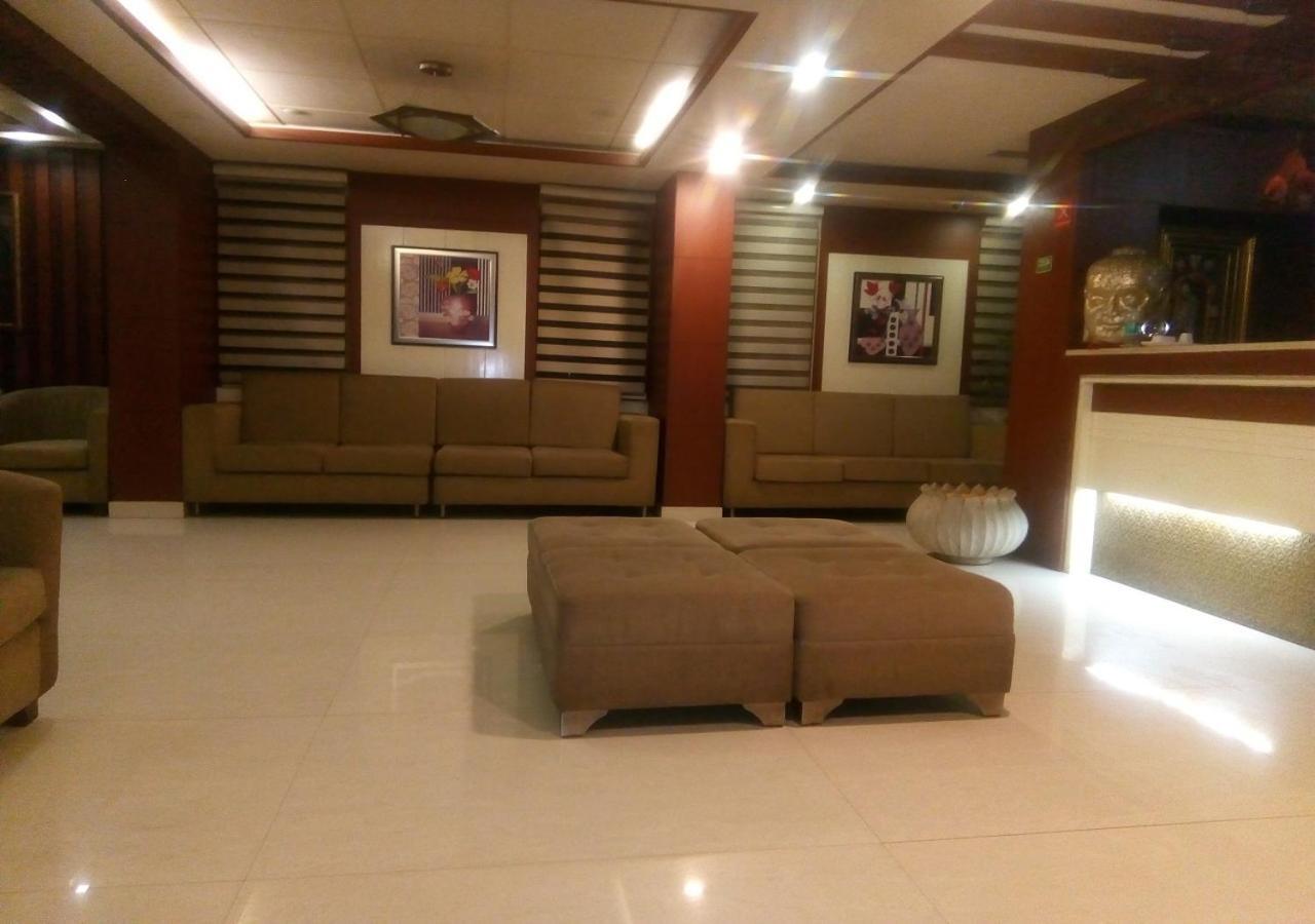 Hotel Monsoon Palace Guwahati Exterior foto