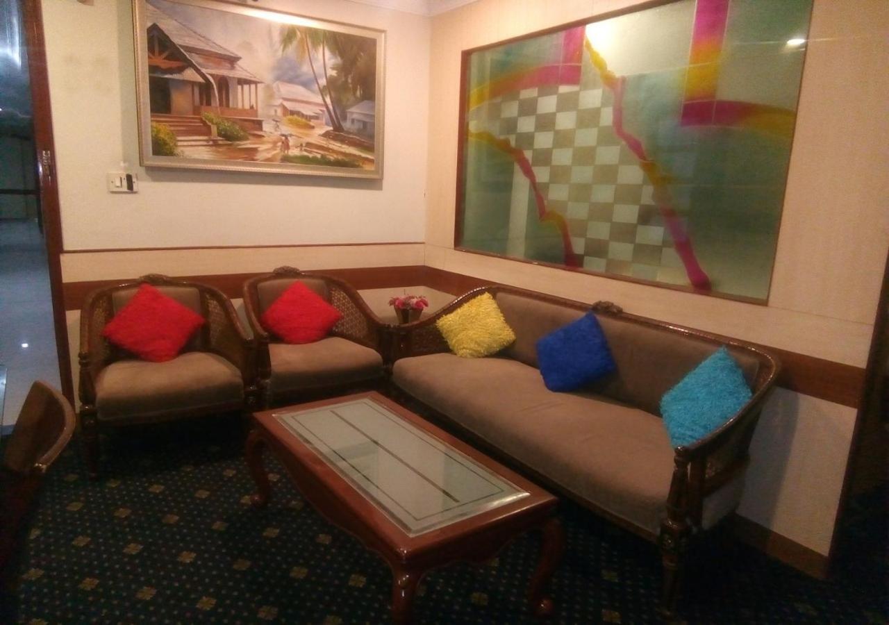 Hotel Monsoon Palace Guwahati Exterior foto