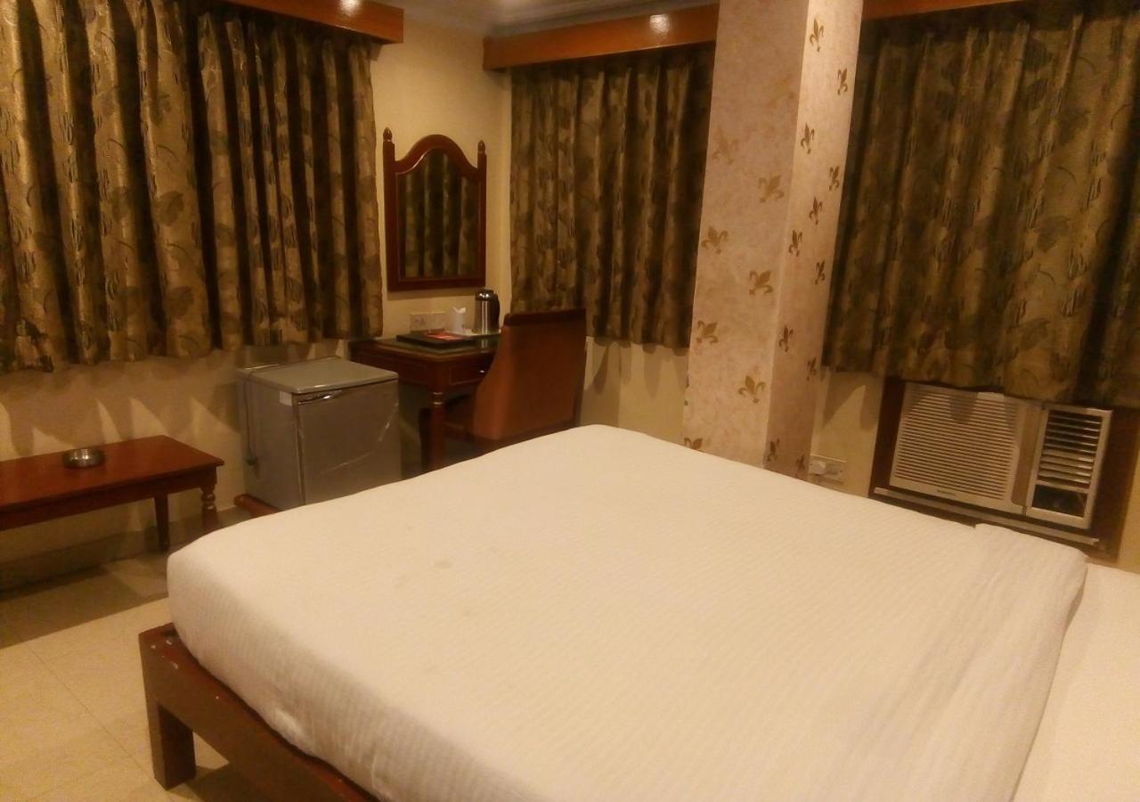 Hotel Monsoon Palace Guwahati Exterior foto